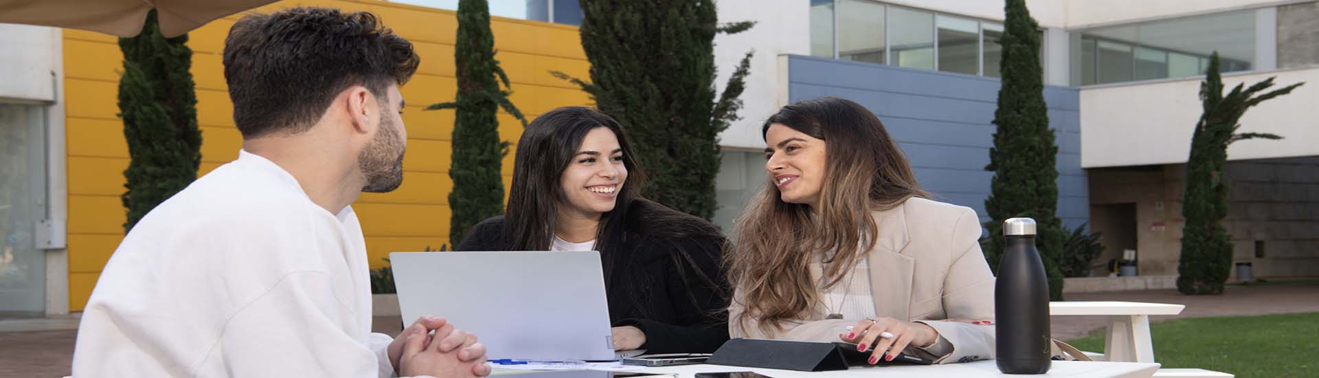 תואר שני במנהל עסקים (.M.B.A)